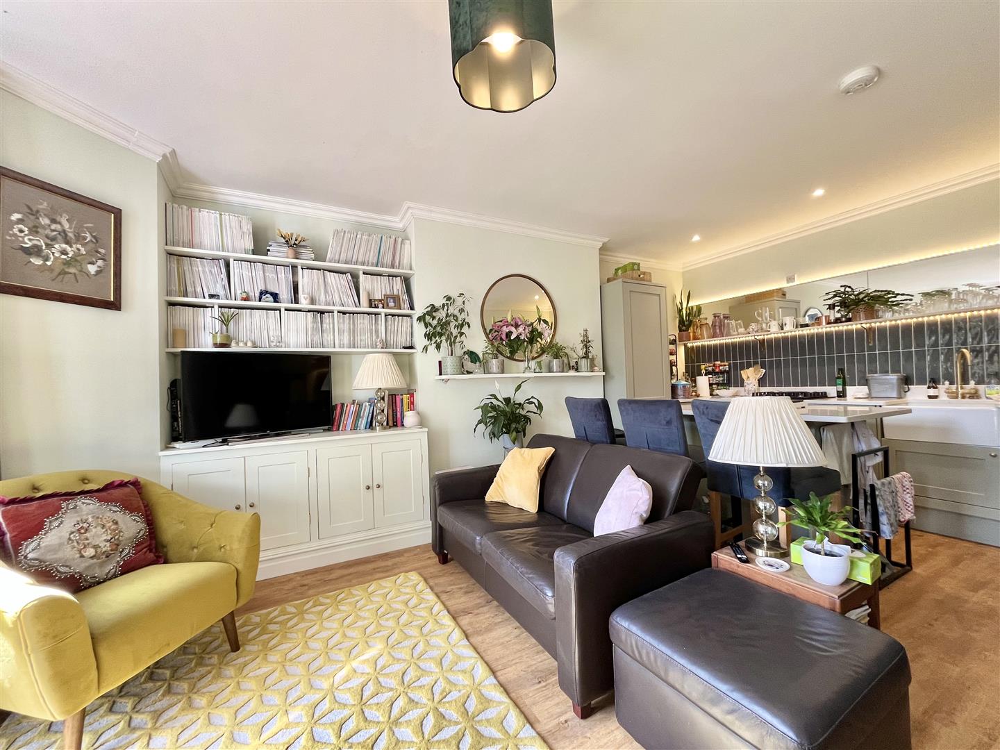 2 bed property in London Road, St. Leonards-On-Sea